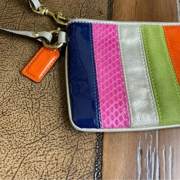 Coach RARE Legacy Madison Wristlet Tattersall Lining Style F41453 with Dust Bag - Picture 2 of 7